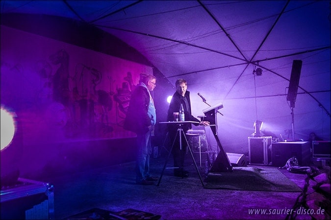 Saurierdisco, Saurier-Disco, Die Saurier-Disco, Disco mit Manny DJ MWJ, Saurier-Musik, Saurier-Sound, Sauriersound, Musik zu jeder Urzeit, Das Original